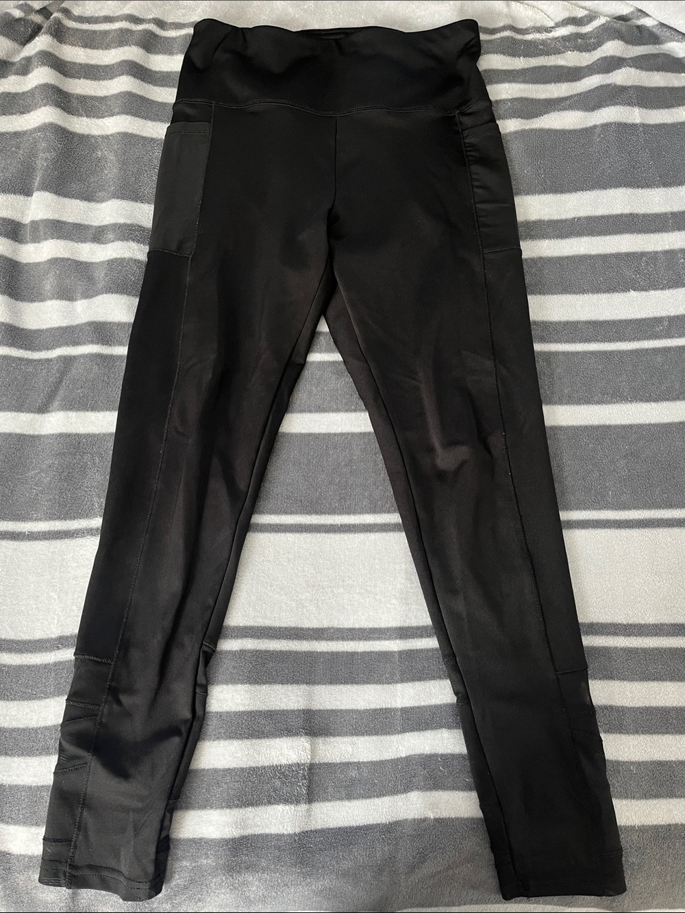 shosho Black Athletic High-Waist Leggings with Pocket